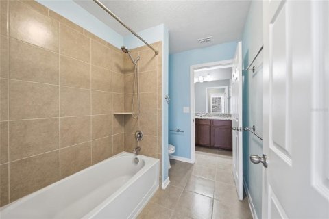 House in Wesley Chapel, Florida 5 bedrooms, 287.81 sq.m. № 2223625 - photo 20