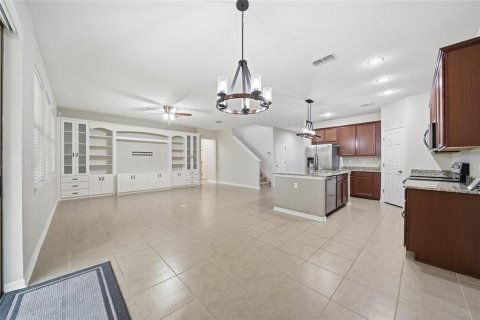 House in Wesley Chapel, Florida 5 bedrooms, 287.81 sq.m. № 2223625 - photo 9
