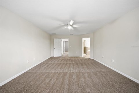 House in Wesley Chapel, Florida 5 bedrooms, 287.81 sq.m. № 2223625 - photo 12