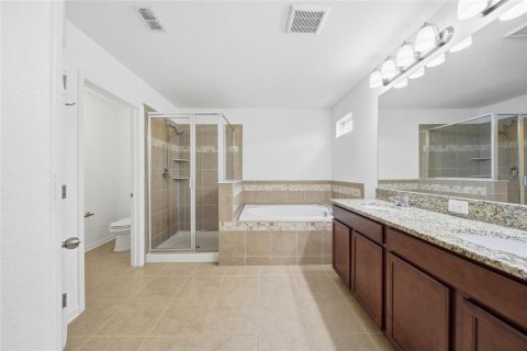 House in Wesley Chapel, Florida 5 bedrooms, 287.81 sq.m. № 2223625 - photo 14