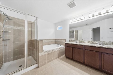 House in Wesley Chapel, Florida 5 bedrooms, 287.81 sq.m. № 2223625 - photo 15