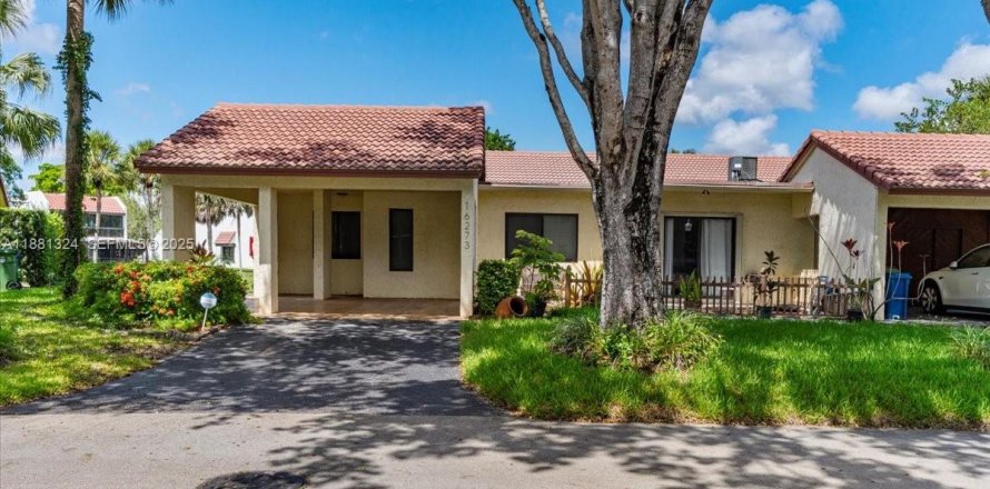 Casa en Weston, Florida 2 dormitorios, 146.79 m2 № 2038981