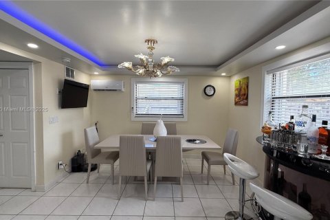 Villa ou maison à vendre à Margate, Floride: 4 chambres, 177.26 m2 № 1798912 - photo 9