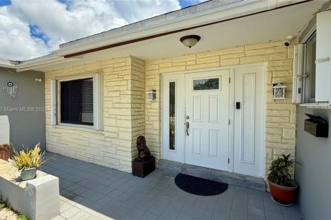 Villa ou maison à vendre à Margate, Floride: 4 chambres, 177.26 m2 № 1798912 - photo 2