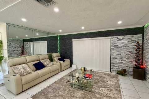 Villa ou maison à vendre à Margate, Floride: 4 chambres, 177.26 m2 № 1798912 - photo 4