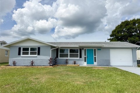 Casa en Port Richey, Florida 3 dormitorios, 141.58 m2 № 2121250