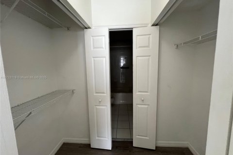 Condominio en venta en Miramar, Florida, 2 dormitorios, 90.77 m2 № 1473195 - foto 18