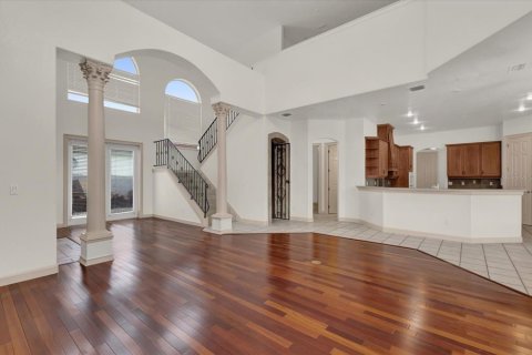 House in Orlando, Florida 5 bedrooms, 383.41 sq.m. № 1568212 - photo 17