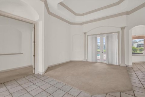 House in Orlando, Florida 5 bedrooms, 383.41 sq.m. № 1568212 - photo 9