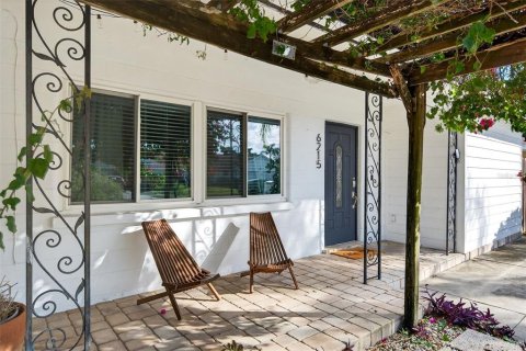 Villa ou maison à vendre à Sarasota, Floride: 3 chambres, 143.81 m2 № 2233529 - photo 6
