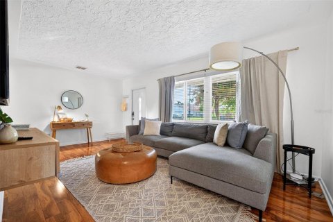 Villa ou maison à vendre à Sarasota, Floride: 3 chambres, 143.81 m2 № 2233529 - photo 11