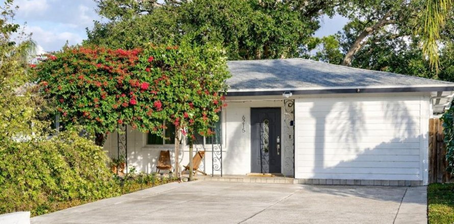 Villa ou maison à Sarasota, Floride 3 chambres, 143.81 m2 № 2233529