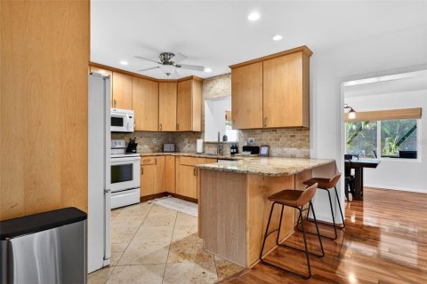 Villa ou maison à vendre à Sarasota, Floride: 3 chambres, 143.81 m2 № 2233529 - photo 13