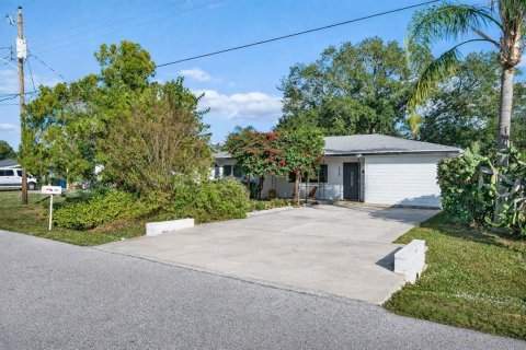 Villa ou maison à vendre à Sarasota, Floride: 3 chambres, 143.81 m2 № 2233529 - photo 2