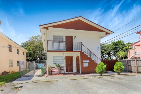 Villa ou maison à Hialeah, Floride 2 chambres, 78.04 m2 № 1999377