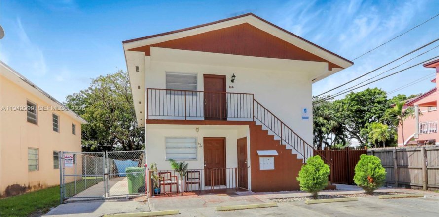 Villa ou maison à Hialeah, Floride 2 chambres, 78.04 m2 № 1999377