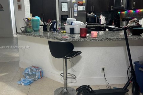 House in Weston, Florida 4 bedrooms, 198.44 sq.m. № 2152565 - photo 16