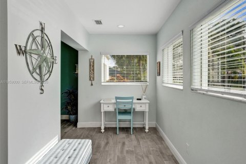 Снять в аренду виллу или дом в Форт-Лодердейл, Флорида 3 спальни, 134.71м2, № 2017970 - фото 7