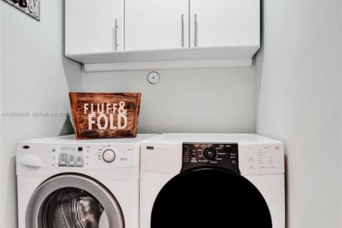 Снять в аренду виллу или дом в Форт-Лодердейл, Флорида 3 спальни, 134.71м2, № 2017970 - фото 20