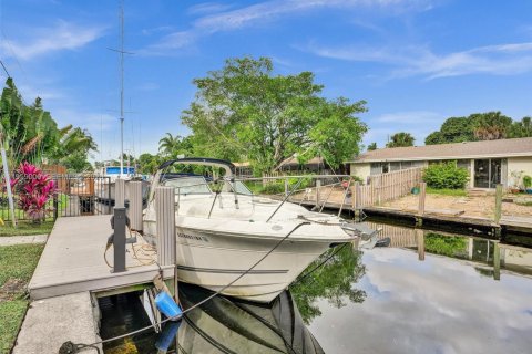 Снять в аренду виллу или дом в Форт-Лодердейл, Флорида 3 спальни, 134.71м2, № 2017970 - фото 5