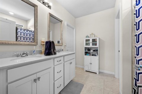 Villa ou maison à vendre à North Fort Myers, Floride: 4 chambres, 171.87 m2 № 1670736 - photo 18