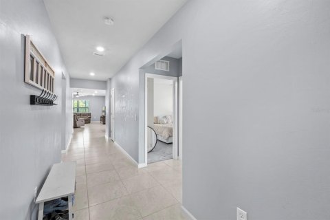 Villa ou maison à vendre à North Fort Myers, Floride: 4 chambres, 171.87 m2 № 1670736 - photo 4