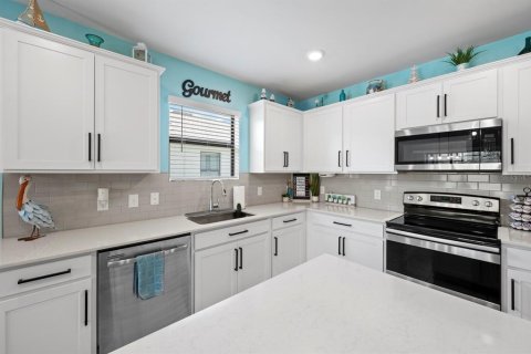 Villa ou maison à vendre à North Fort Myers, Floride: 4 chambres, 171.87 m2 № 1670736 - photo 10