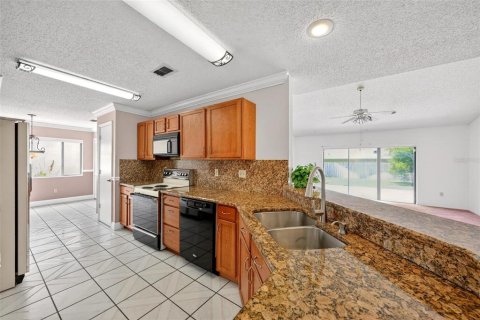Villa ou maison à vendre à Lake Mary, Floride: 3 chambres, 175.86 m2 № 2219052 - photo 30