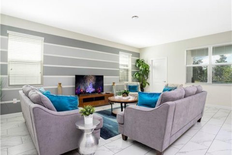 Casa en venta en Davenport, Florida, 6 dormitorios, 310.2 m2 № 2167293 - foto 15