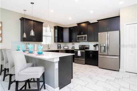 Casa en venta en Davenport, Florida, 6 dormitorios, 310.2 m2 № 2167293 - foto 10