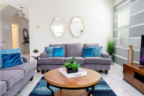 Casa en venta en Davenport, Florida, 6 dormitorios, 310.2 m2 № 2167293 - foto 5