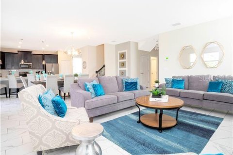 Casa en venta en Davenport, Florida, 6 dormitorios, 310.2 m2 № 2167293 - foto 14