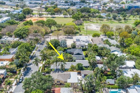 Casa en alquiler en West Palm Beach, Florida, 3 dormitorios, 161.09 m2 № 1074610 - foto 1