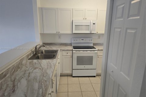 Touwnhouse à vendre à Homestead, Floride: 3 chambres, 108.6 m2 № 2179388 - photo 10