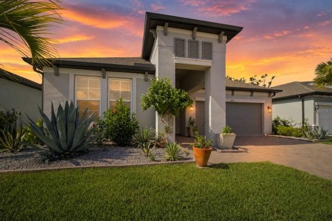 House in Bradenton, Florida 3 bedrooms, 174.01 sq.m. № 2225458