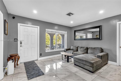 Купить виллу или дом в Окленд-Парк, Флорида 3 спальни, 118.36м2, № 2023924 - фото 20