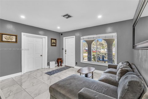 Купить виллу или дом в Окленд-Парк, Флорида 3 спальни, 118.36м2, № 2023924 - фото 21