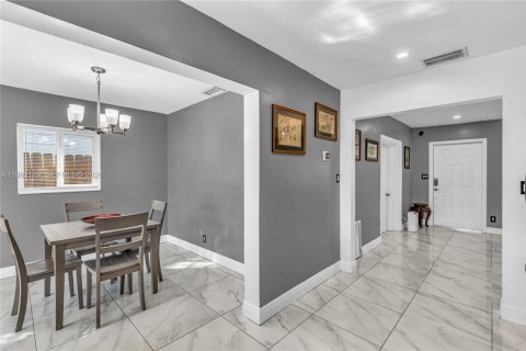 Купить виллу или дом в Окленд-Парк, Флорида 3 спальни, 118.36м2, № 2023924 - фото 13