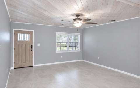 House in Eustis, Florida 3 bedrooms, 122.63 sq.m. № 2418613 - photo 5