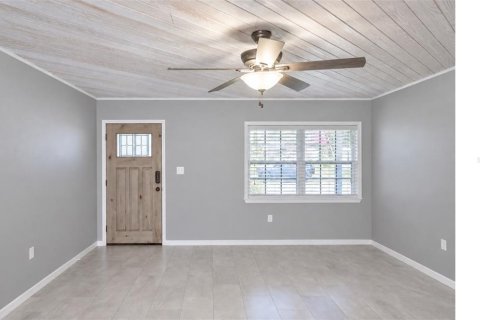 House in Eustis, Florida 3 bedrooms, 122.63 sq.m. № 2418613 - photo 4