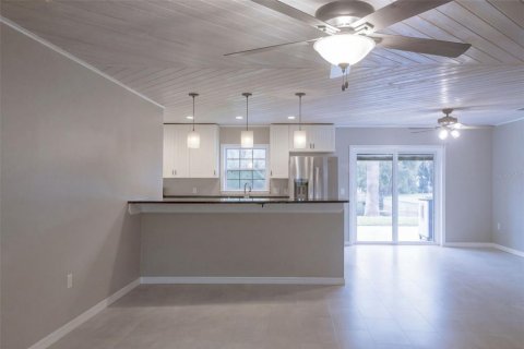 House in Eustis, Florida 3 bedrooms, 122.63 sq.m. № 2418613 - photo 7