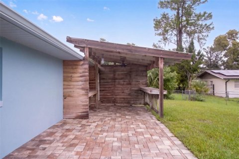 House in Eustis, Florida 3 bedrooms, 122.63 sq.m. № 2418613 - photo 16