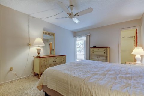 Condo in Saint Petersburg, Florida, 2 bedrooms  № 1734775 - photo 15