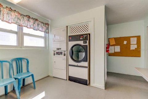Condo in Saint Petersburg, Florida, 2 bedrooms  № 1734775 - photo 26