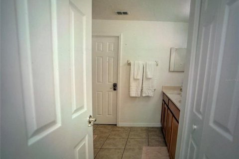 Townhouse in Orlando, Florida 3 bedrooms, 168.9 sq.m. № 2222098 - photo 12
