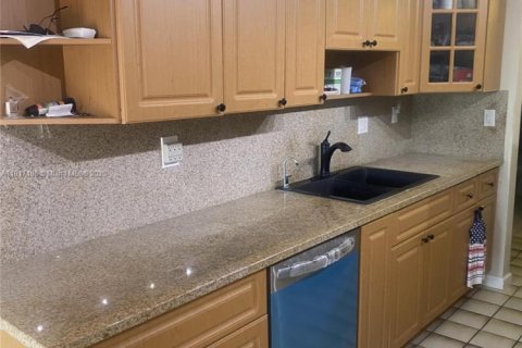 House in Tamarac, Florida 2 bedrooms, 175.96 sq.m. № 2053902 - photo 4