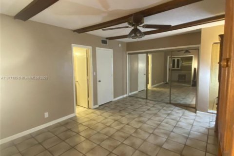 House in Tamarac, Florida 2 bedrooms, 175.96 sq.m. № 2053902 - photo 6