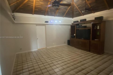 House in Tamarac, Florida 2 bedrooms, 175.96 sq.m. № 2053902 - photo 22