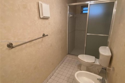 House in Tamarac, Florida 2 bedrooms, 175.96 sq.m. № 2053902 - photo 14