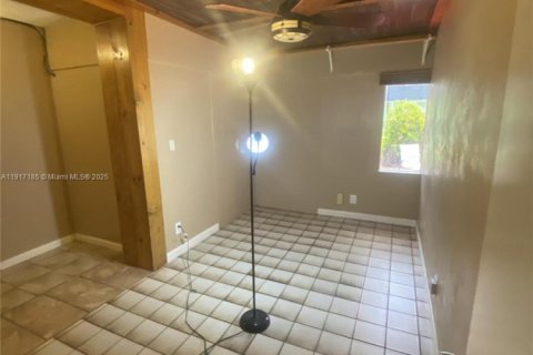 House in Tamarac, Florida 2 bedrooms, 175.96 sq.m. № 2053902 - photo 9